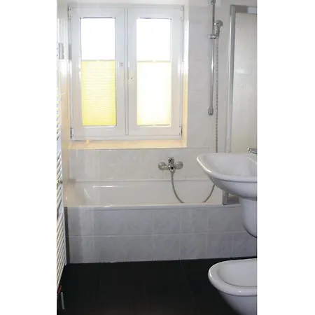 Apt, 2 Apartment *